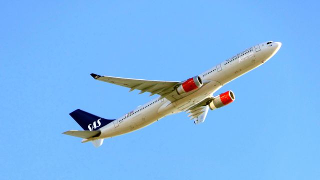 Airbus A330-300 (LN-RKO)