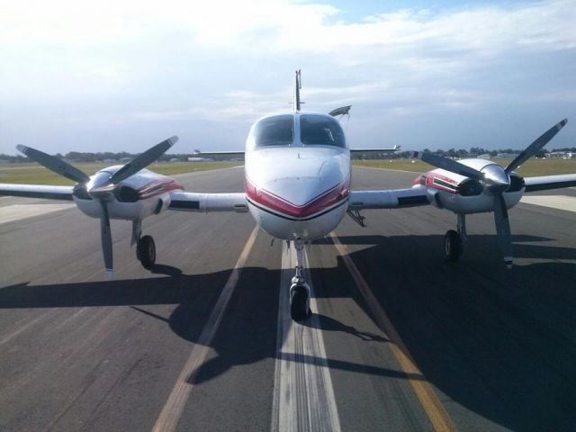 Cessna 421 (VH-ECF)