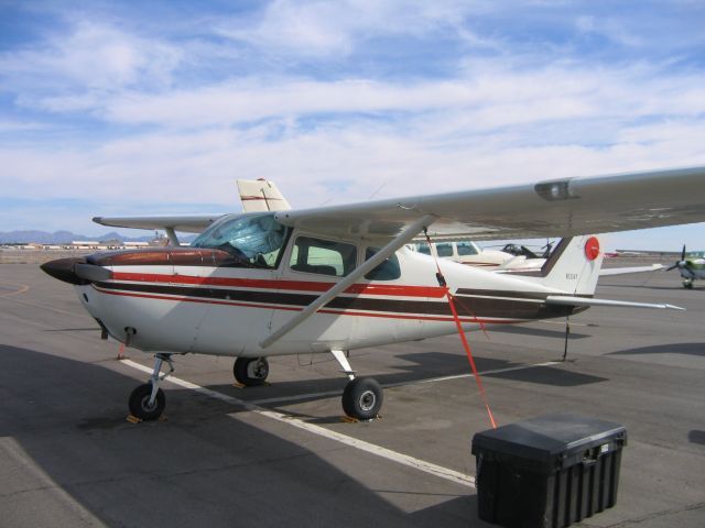 Cessna Skyhawk (N1334Y) - 1962 Cessna 172 Con 0300 eng, Based in Yuma Arizona, Low time airframe Fantastic to fly