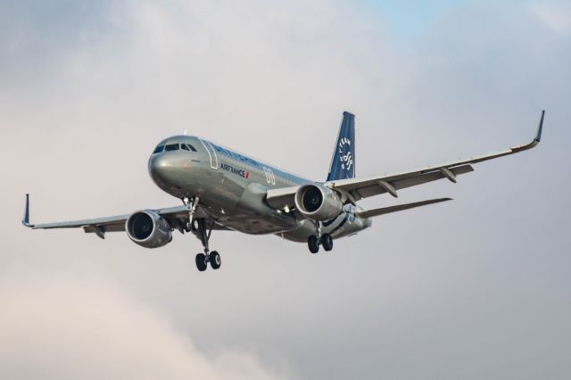 Airbus A320 (F-HEPI)