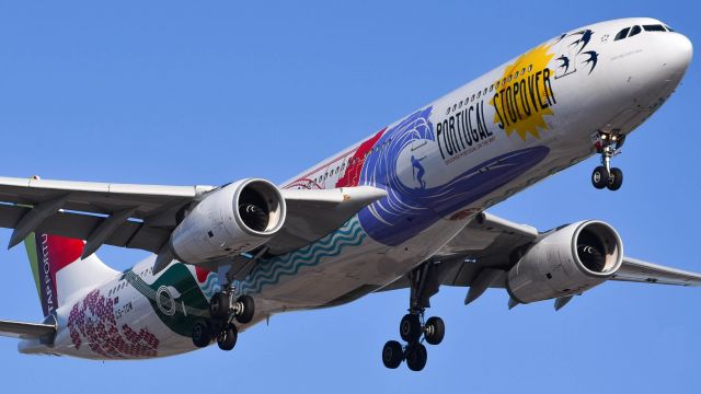 Airbus A330-300 (CS-TOW) - CS-TOW on short final for 22L.