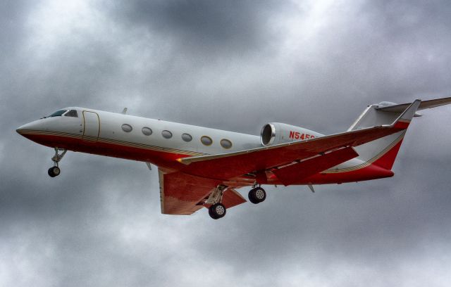 Gulfstream Aerospace Gulfstream IV (N545CS) - On final to CYHU, 25-04-2018