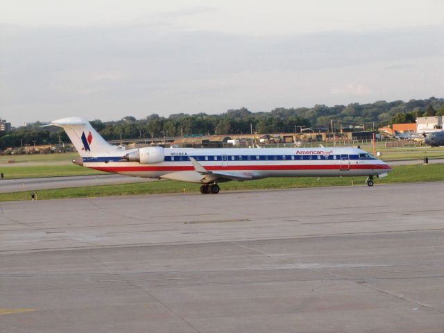 Canadair Regional Jet CRJ-700 (N526EA)