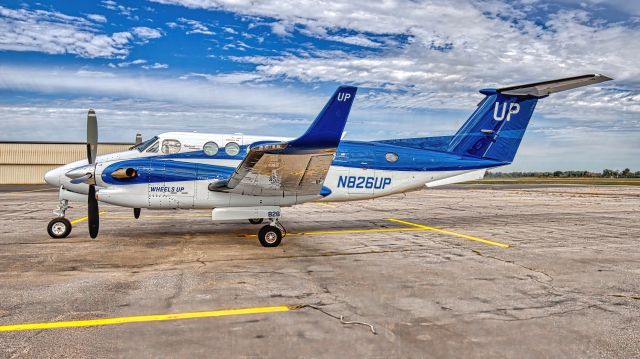 Beechcraft Super King Air 300 (N826UP)