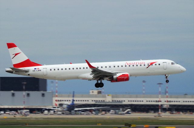 Embraer ERJ-190 (OE-LWN)