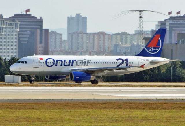 Airbus A320 (TC-OBU)