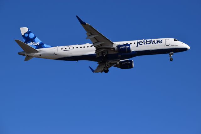 Embraer ERJ-190 (N184JB)