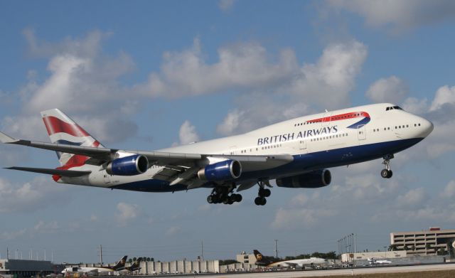 Boeing 747-400 (G-BNLV)