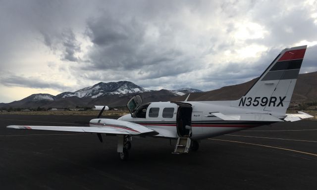 Piper Navajo (N359RX)