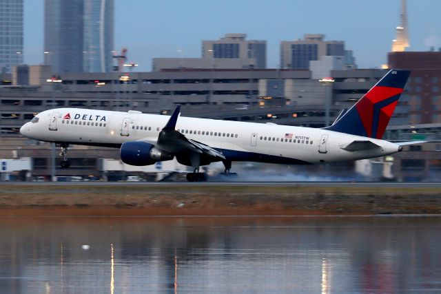 Boeing 757-200 (N717TW) - DL 803 from Los Angeles landing on 22L