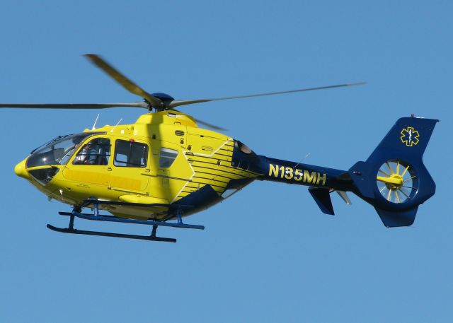 Eurocopter EC-635 (N135MH) - EC-135 lifting off from Metro Aviation near the Downtown Shreveport airport.
