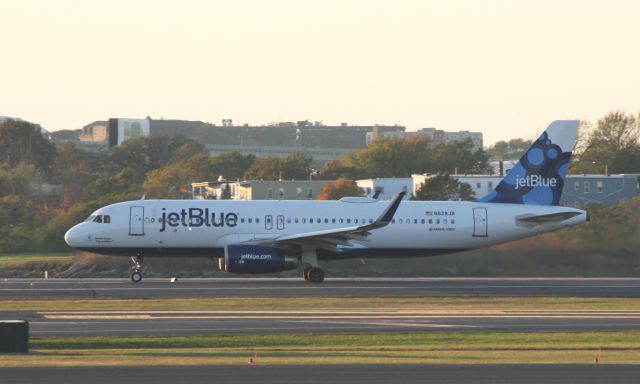 Airbus A320 (N828JB)