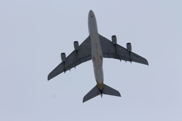 — — - Singapore Airlines A380 - final approach to JFK 21L - 1/25/14