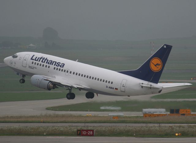 Boeing 737-500 (D-ABIA)