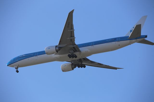 BOEING 777-300ER (PH-BVG)