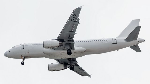 Airbus A320 (YL-LCP)