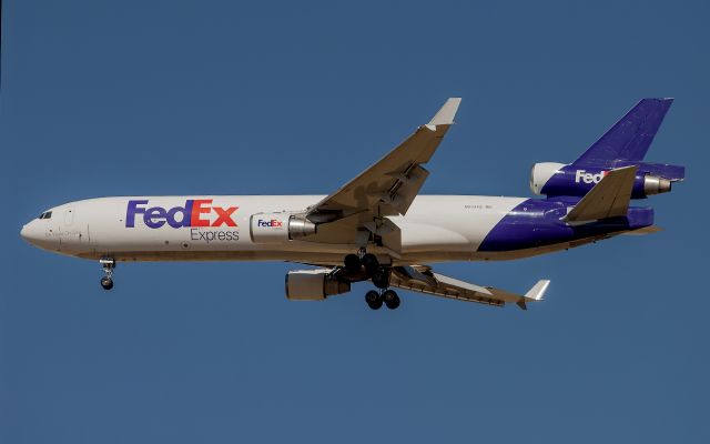 Boeing MD-11 (N644FE) - FedEx MD-11F on approach to Denver