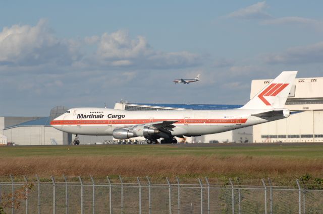 PH-MCF — - Departure at Narita Intl Airport R/W34L on 2006/11/12