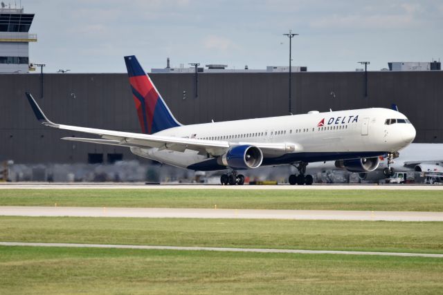 BOEING 767-300 (N199DN) - Taking the Indianapolis Colts to Nashville TN. on 09-25-21