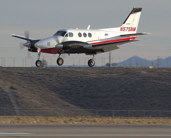 Beechcraft King Air 90 (N575NM)