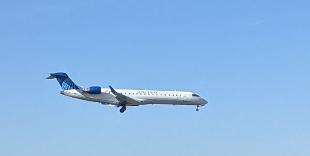 — — - clear skies rnwy 4r 