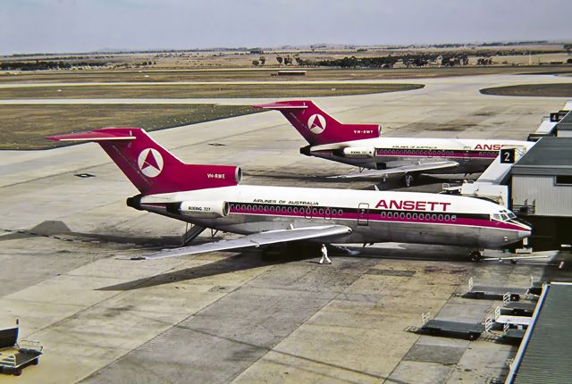 Boeing 727-100 (VH-RMT) - ANSETT AIRLINES OF AUSTRALIA - BOEING 727-77 - REG : VH-RMT (CN 20370/281) - TULLAMARINE INTERNATIONAL AIRPORT MELBOURNE VIC. AUSTRALIA - YMML - 7/5/1984