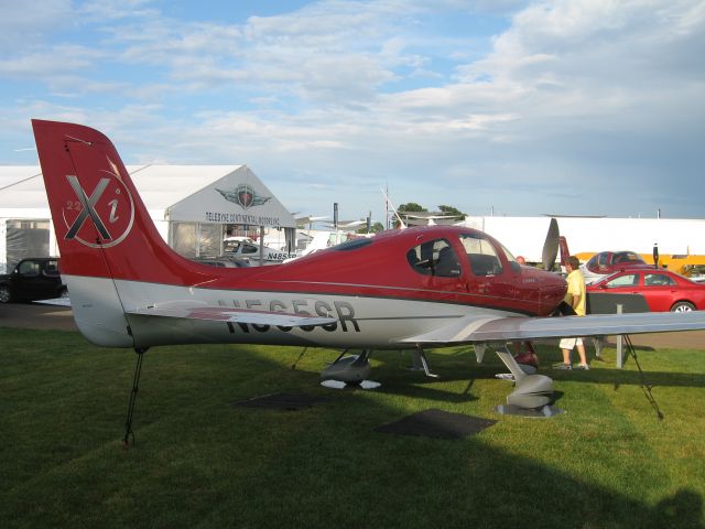 Cirrus SR-22 (N565SR)