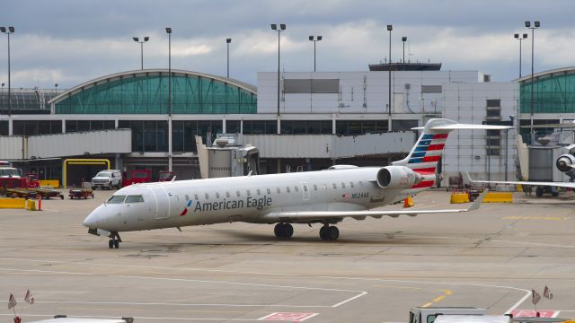 Canadair Regional Jet CRJ-700 (N524AE) - American Eagle Bombardier CRJ-701ER N524AE in Chicago 