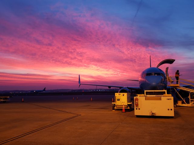 Boeing 737-800 — - Amazing Sunrise