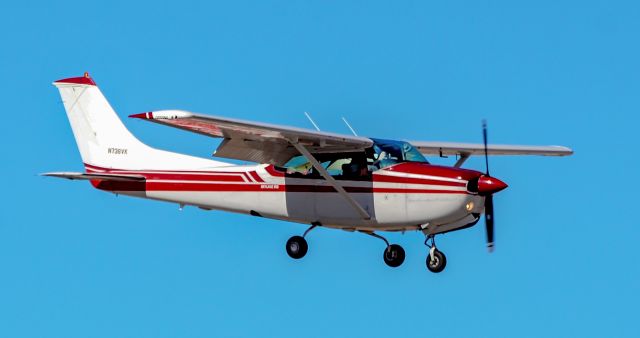 Cessna Skylane (N736VK) - N736VK 1978 Cessna R182 Skylane RG C/N R18200777 - North Las Vegas Airport (IATA: VGT, ICAO: KVGT, FAA LID: VGT) March 12, 2018br /Photo: Tomás Del Coro