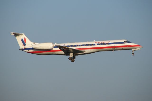 Embraer ERJ-135 (N804AE)