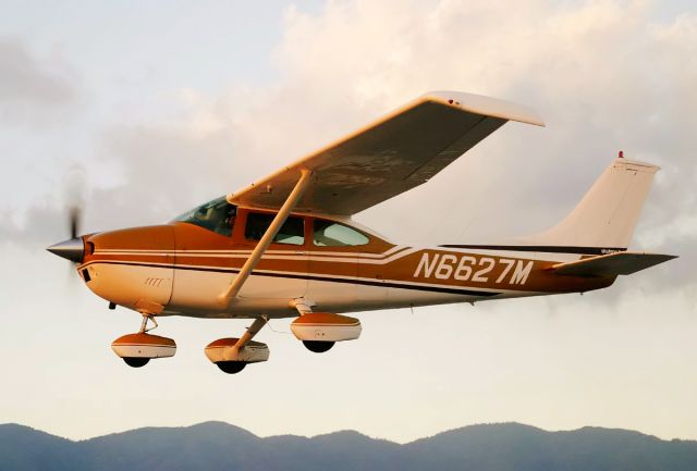 Cessna Skylane (N6627M) - A nice Cessna 182P in flight @ sunset.