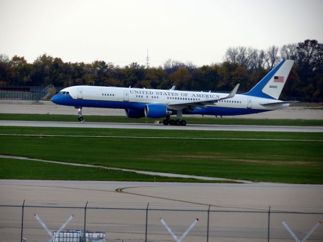 Boeing 757-200 (N80001)