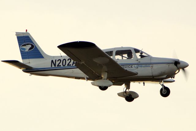 Piper Cherokee (N202AS)