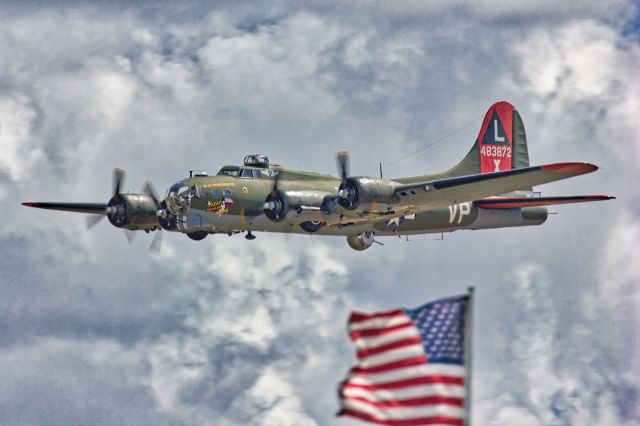 Boeing B-17 Flying Fortress (N7227C) - Texas Raiders