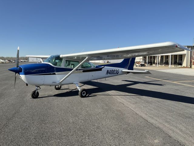 Cessna Skyhawk (N4883G)