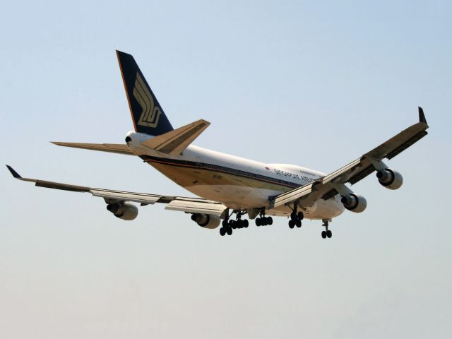 Boeing 747-400 (0VSPI) - A 747 of Singapore airlines landing.