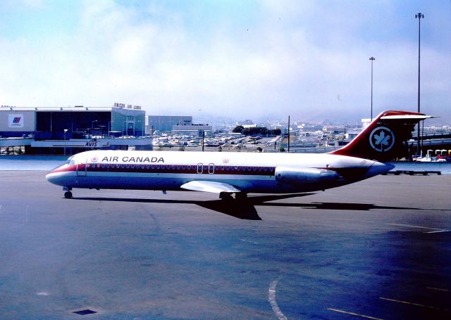 McDonnell Douglas DC-9-50 (C-FTMV) - KSFO - Air Canada arriving in San Francisco - 1976 photo later re-reg to C-FTMV LN: 661 some of my 1st 35mm slide shots where I didn't really know how to set the light meter. Lucky the fin number is showing as 747.