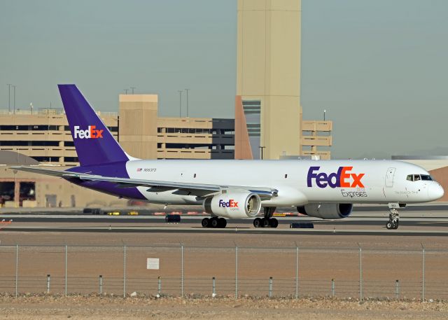 Boeing 757-200 (N963FD)