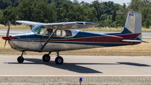 Cessna Skyhawk (N3955F)