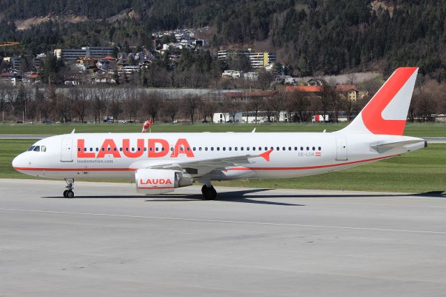 Airbus A320 (OE-LOA)