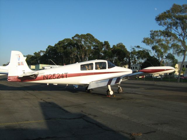 North American Navion (N2524T)