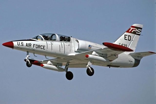 Aero L-39 Albatros (single-jet) (L39) Aircraft (page 4) - FlightAware