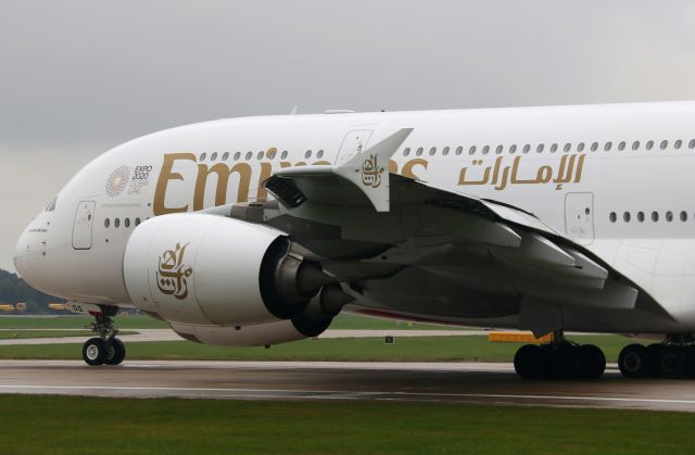 Airbus A380-800 (A6-EDQ)