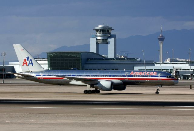 Boeing 757-200 (N721TW) - KLAS - AA 757 on taxi between 25L & R at Las Vegas,