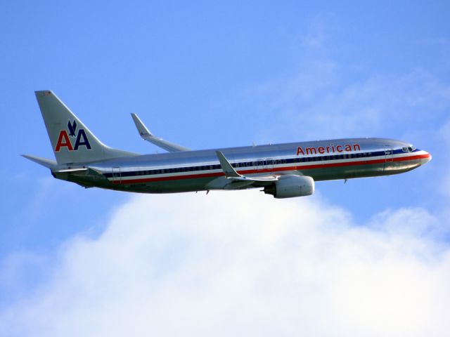 Boeing 737-800 —