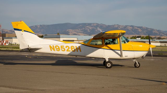 Cessna Skyhawk (N9526H)