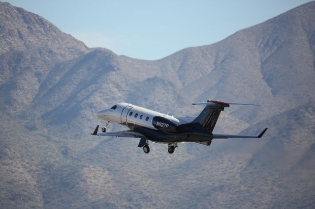 Embraer Phenom 300 (N1127P)