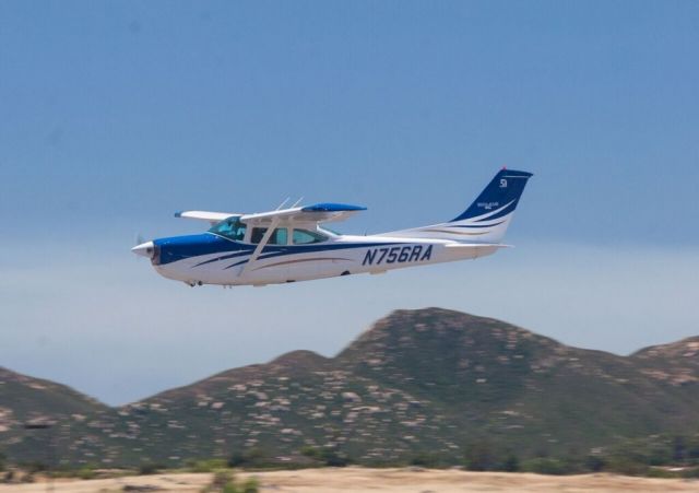 Cessna Skylane (N756RA)