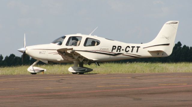 Cirrus SR-22 (PR-CTT)